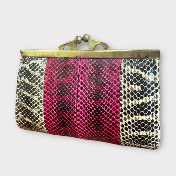 Vintage 1960s Genuine Snakeskin Kisslock Closure Mini Coin Bag in Raspberry Pink - Picture 2 of 12